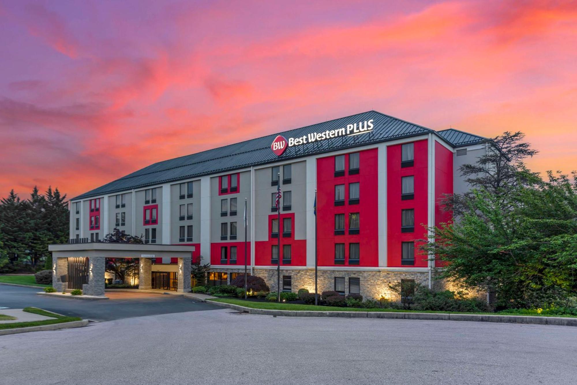 Best Western Plus Heritage Rail Inn & Suites Йорк Экстерьер фото