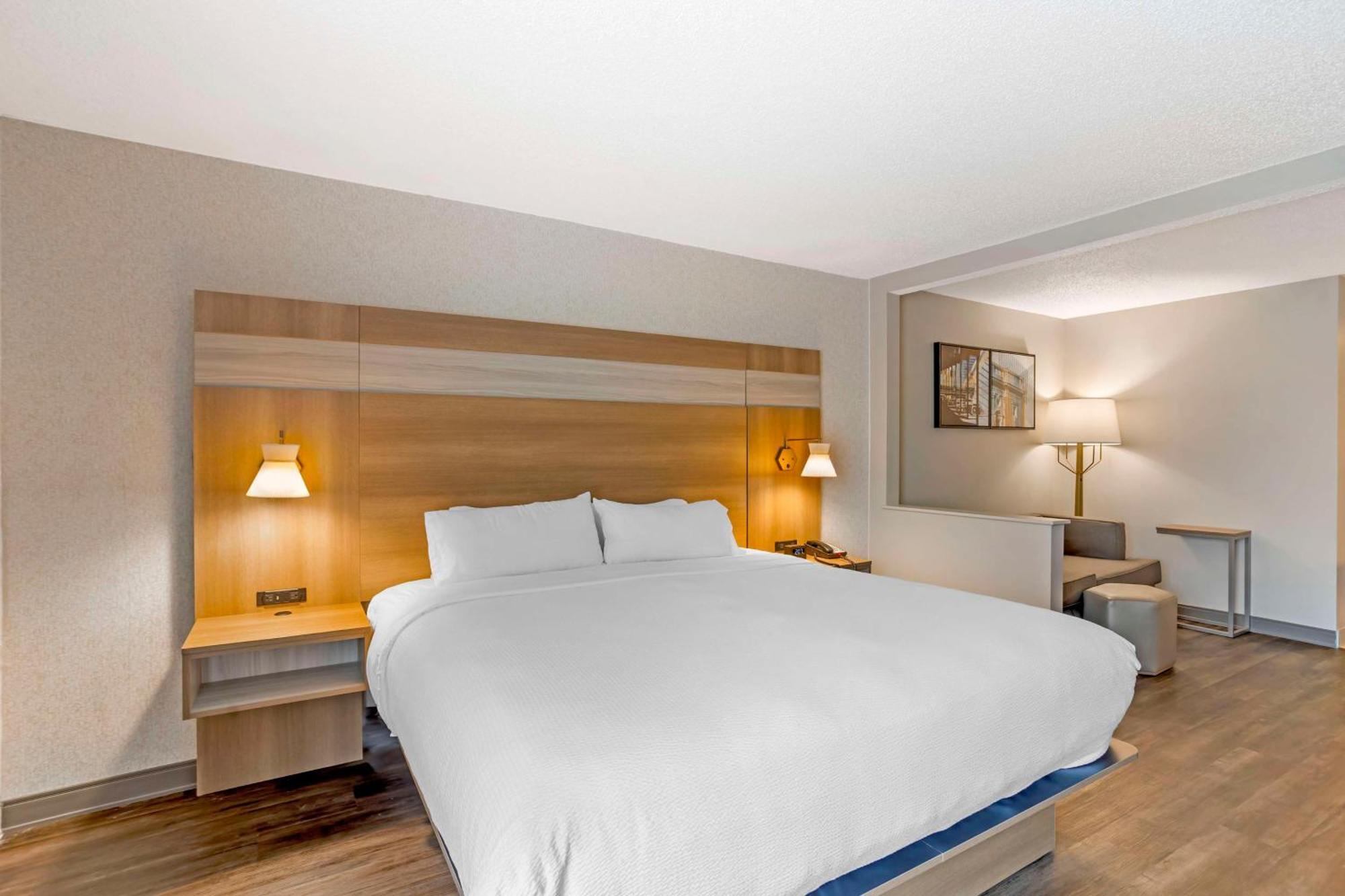 Best Western Plus Heritage Rail Inn & Suites Йорк Экстерьер фото